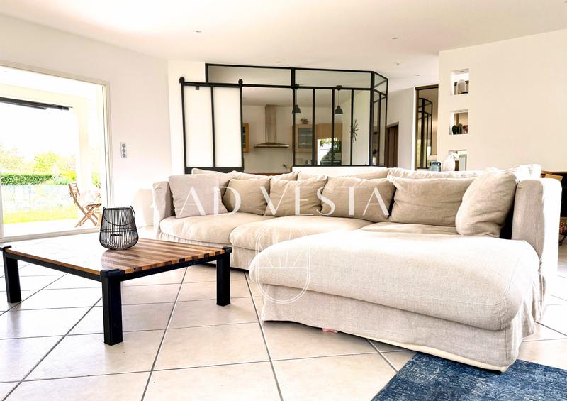 Maison - 166 m² - 6 pièces