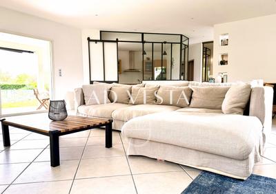 Maison - 166 m² - 6 pièces