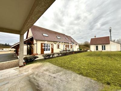 Maison - 272 m² - 7 pièces