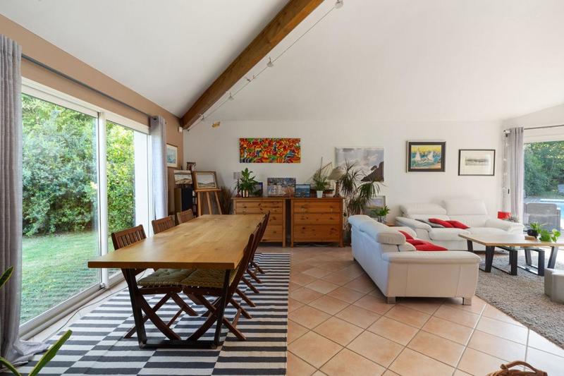 Maison - 224 m² - 7 pièces