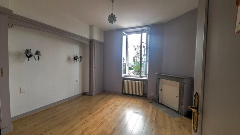 Maison - 196 m² - 8 pièces