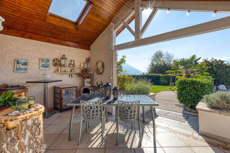 Maison - 246 m² - 10 pièces