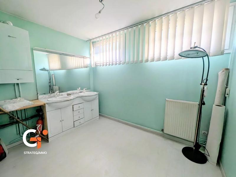 Bureau - 45 m² - 2 pièces