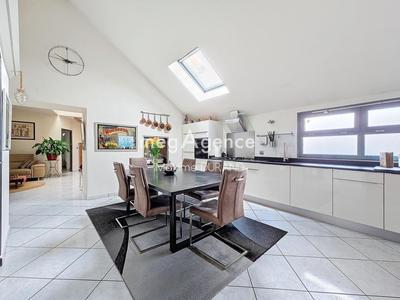 Maison - 170 m² - 7 pièces