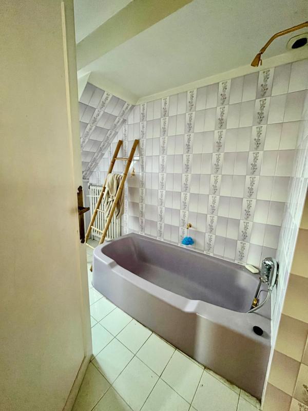 Maison - 240 m² - 9 pièces