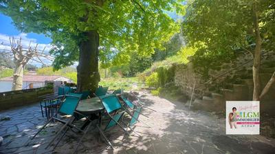 Maison - 457 m² - 13 pièces