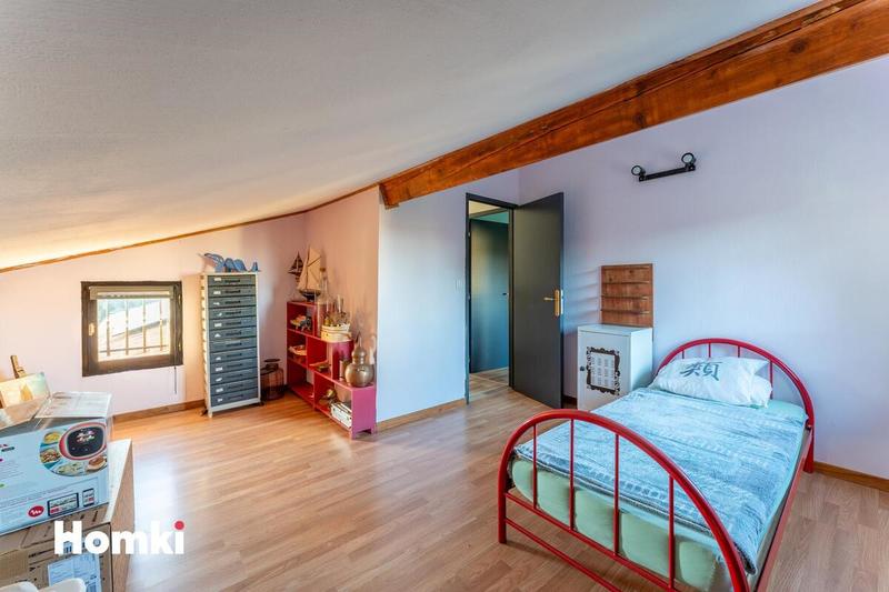 Maison - 180 m² - 6 pièces