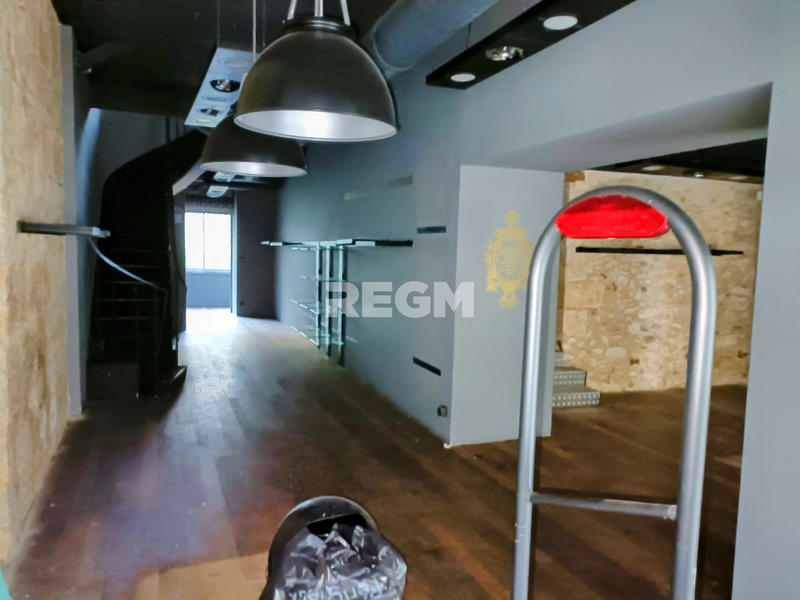 Local commercial - 310 m²