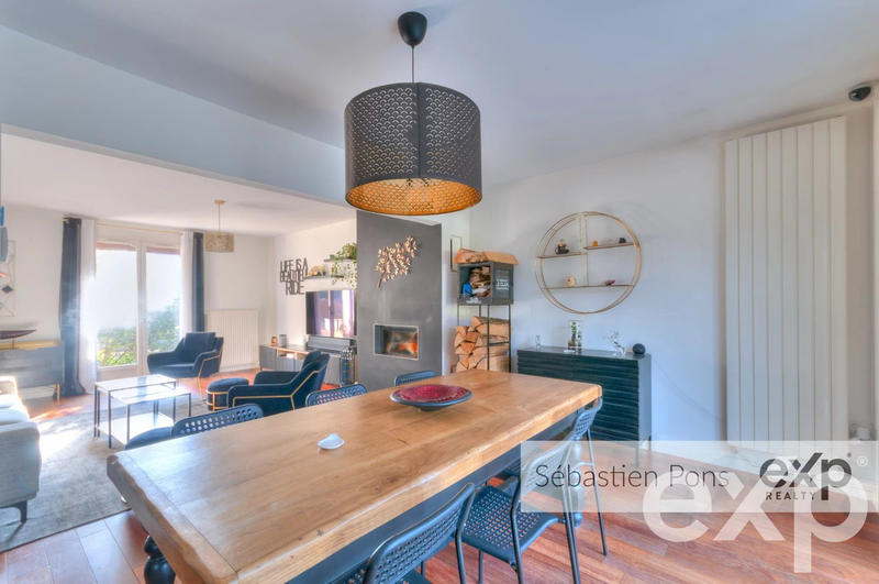 Maison - 177 m² - 7 pièces