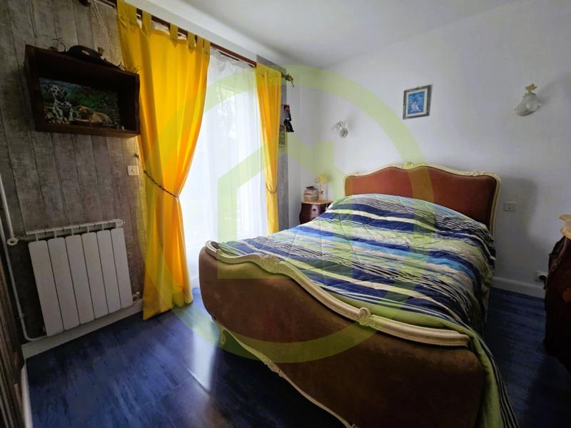 Maison - 232 m² - 9 pièces