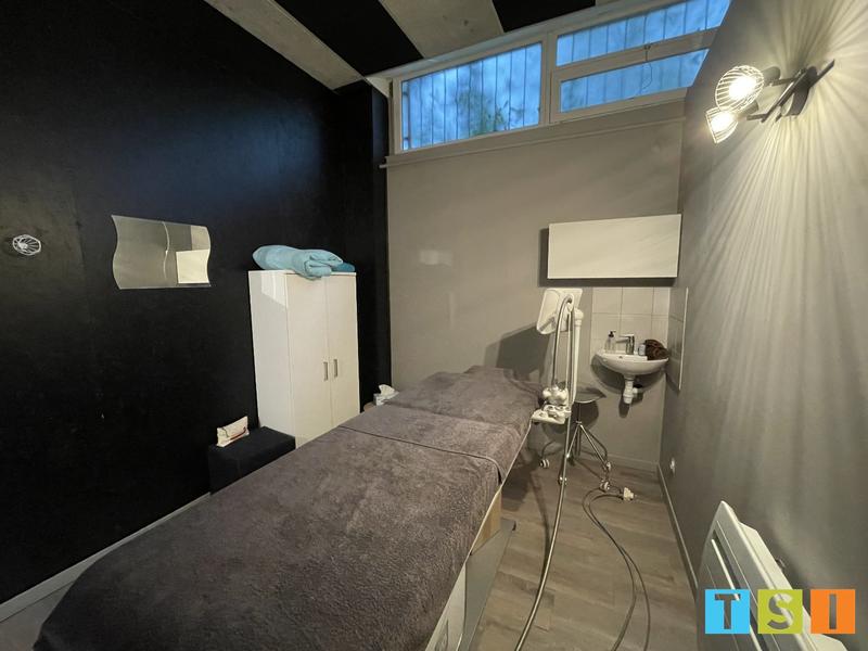 Local d'activités - 368 m² - 7 pièces