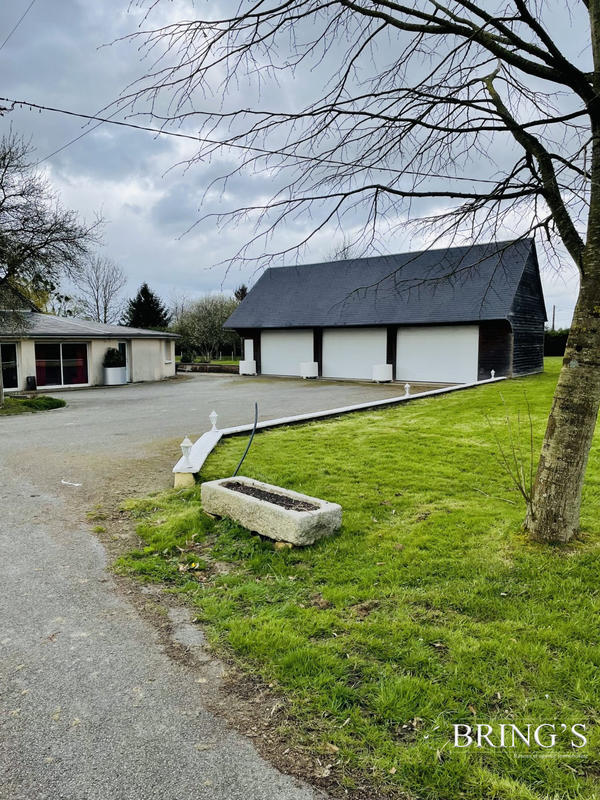 Maison - 340 m² - 6 pièces