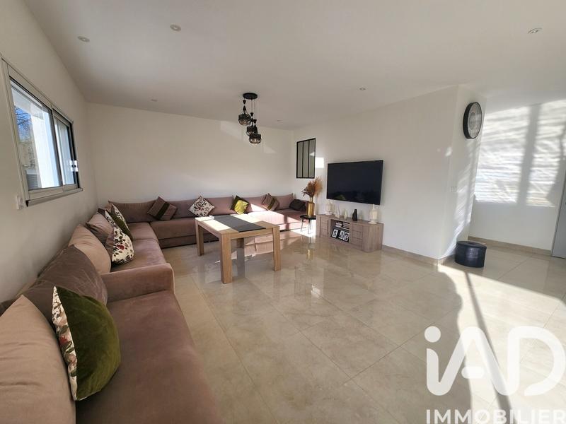 Maison - 200 m² - 8 pièces