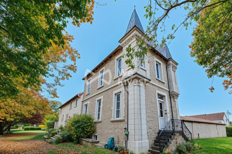 Maison - 530 m² - 20 pièces