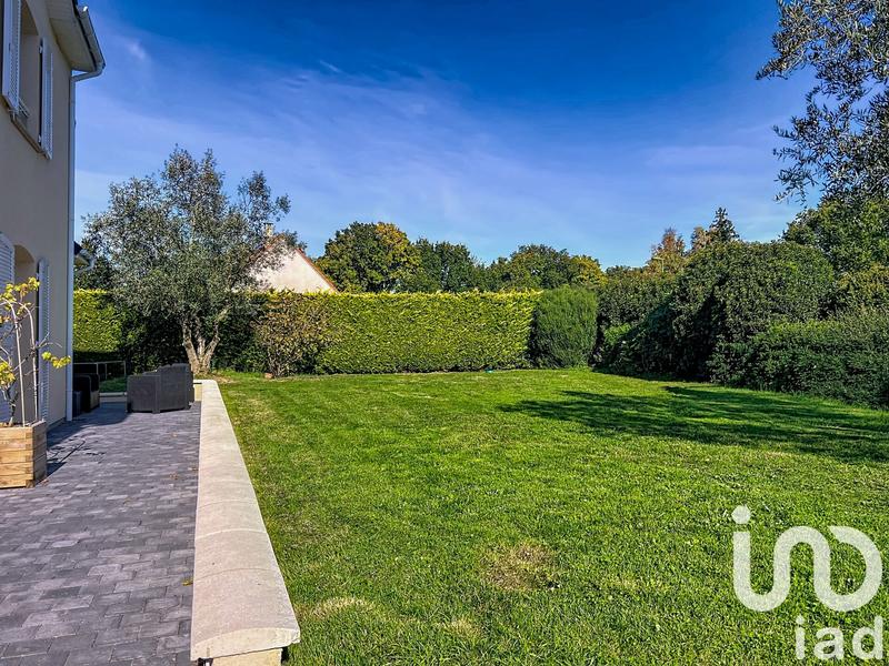 Maison - 202 m² - 8 pièces