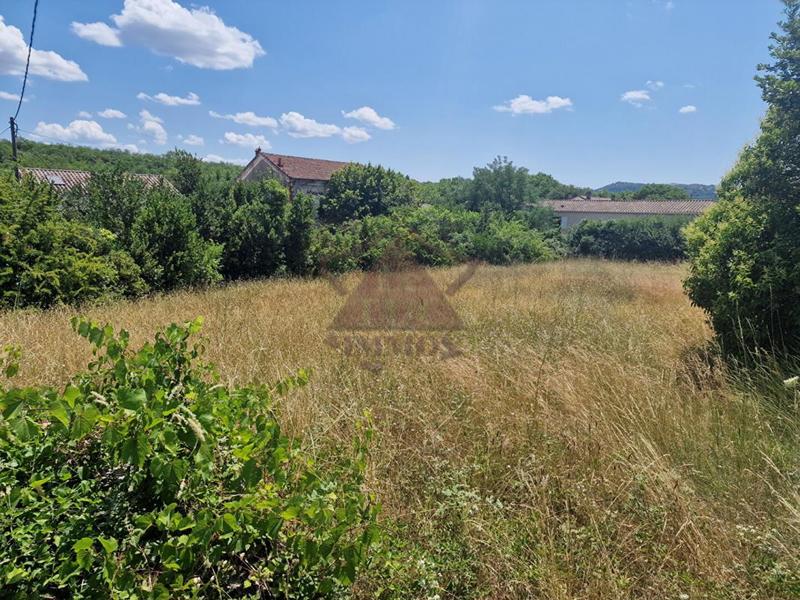 Terrain constructible - 1 133 m²