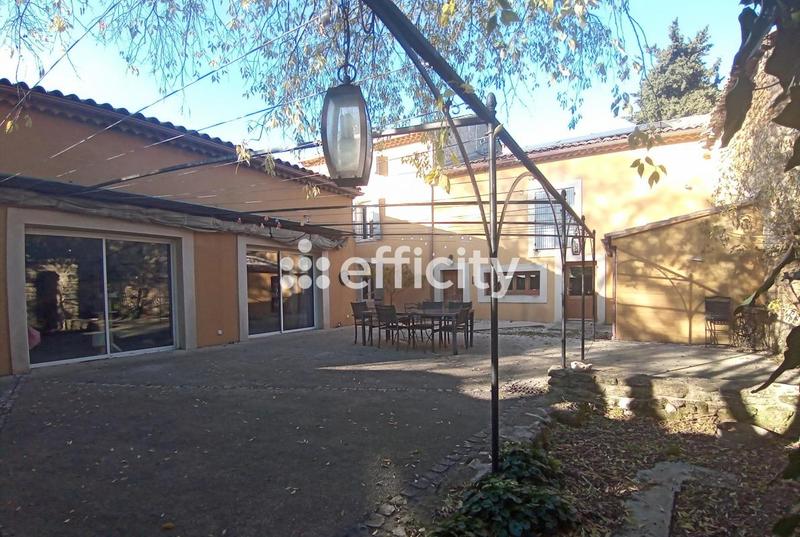 Mas - 316 m² - 10 pièces