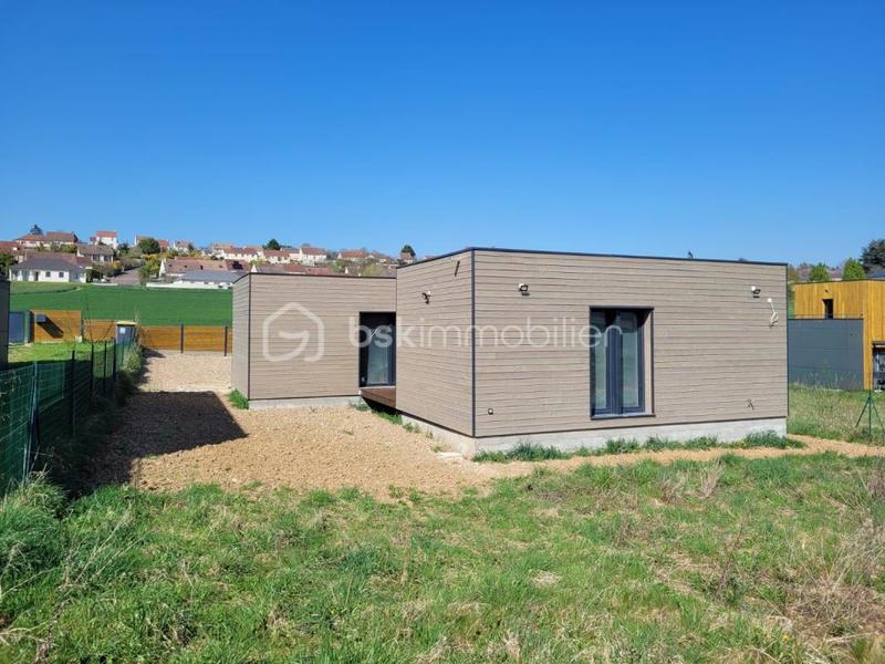 Maison - 80 m² - 4 pièces