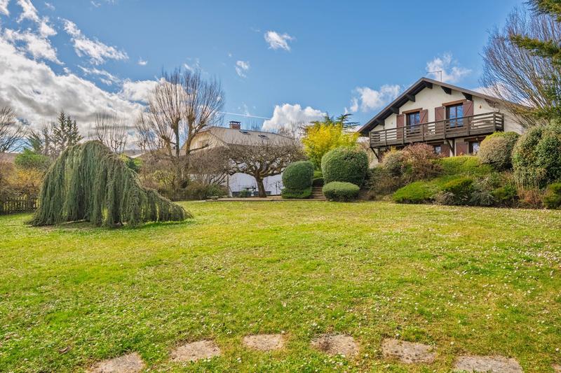 Maison - 245 m² - 7 pièces