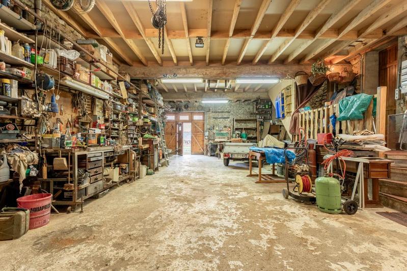 Demeure - 198 m² - 7 pièces