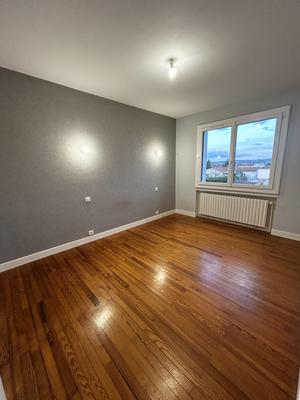 Maison - 102 m² - 4 pièces