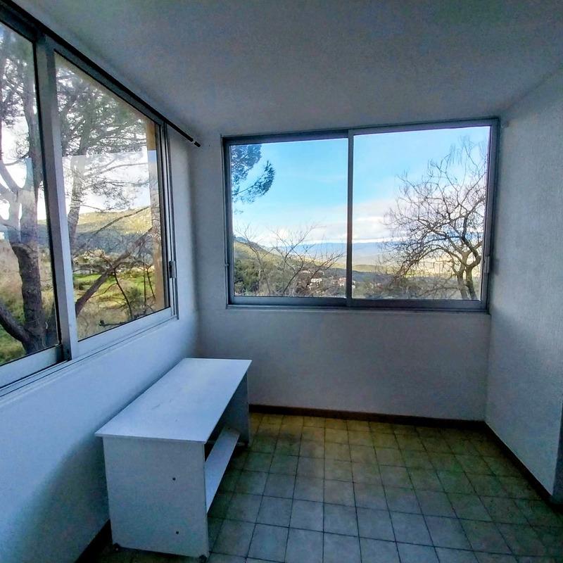 Appartement ancien - 81 m² - 4 pièces