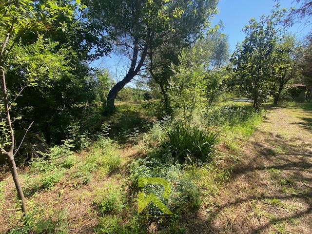 Terrain de loisirs - 3 700 m²