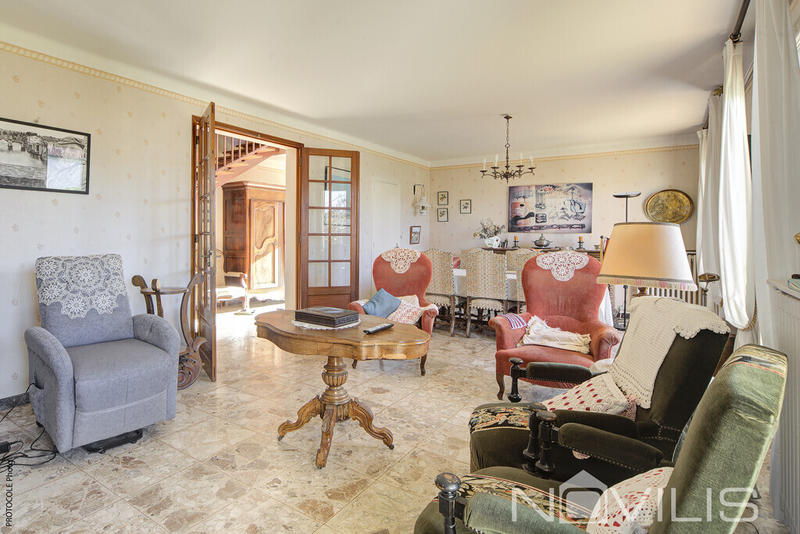 Demeure - 160 m² - 7 pièces