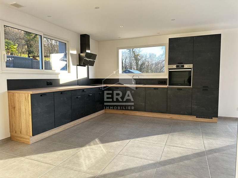 Villa - 99 m² - 5 pièces