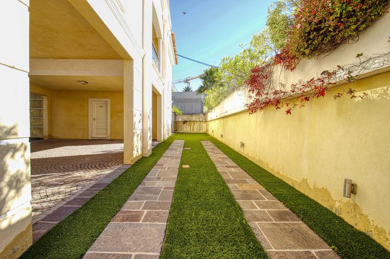 Villa - 450 m² - 8 pièces