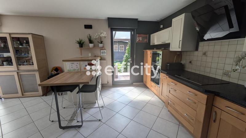 Maison - 140 m² - 8 pièces