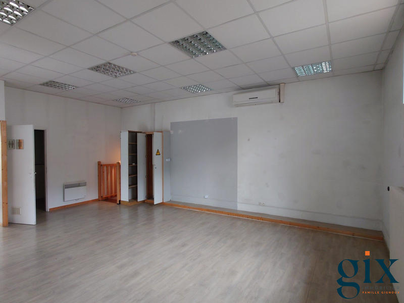 Local commercial - 80 m² - 4 pièces