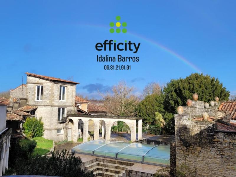 Maison - 275 m² - 10 pièces