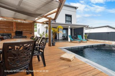 Maison - 138 m² - 5 pièces