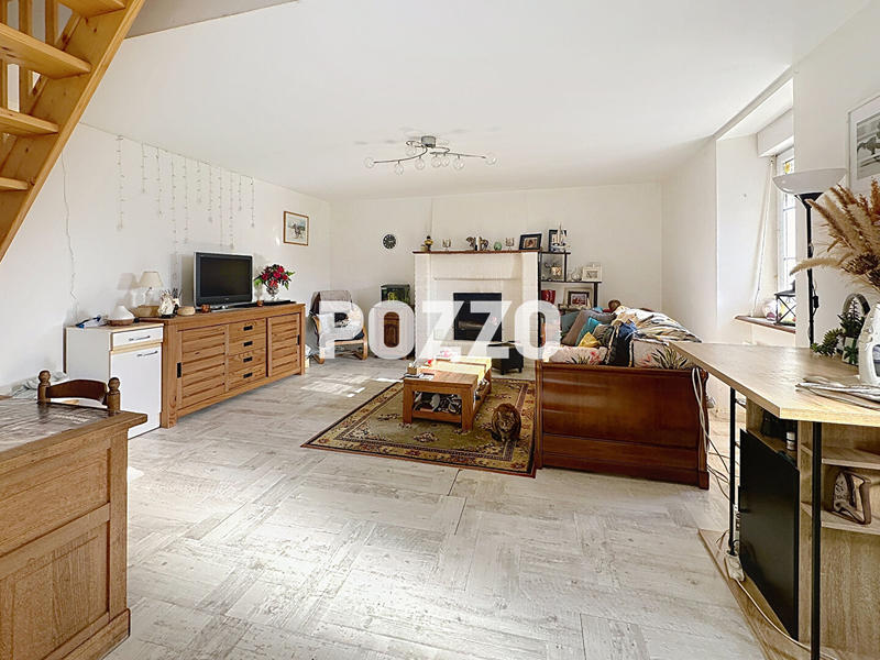 Maison - 305 m² - 13 pièces