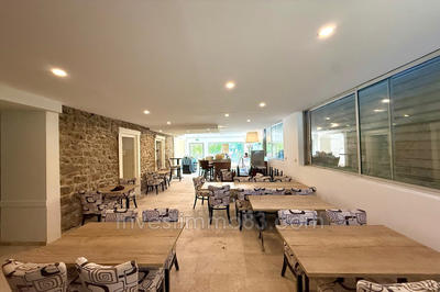 Appartement - 420 m² - 9 pièces