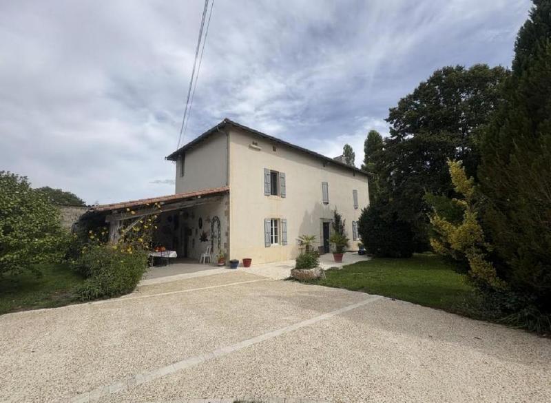 Maison - 192 m² - 6 pièces