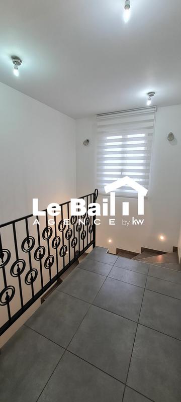 Maison - 228 m² - 8 pièces