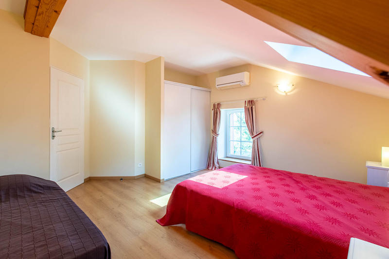 Maison - 259 m² - 10 pièces