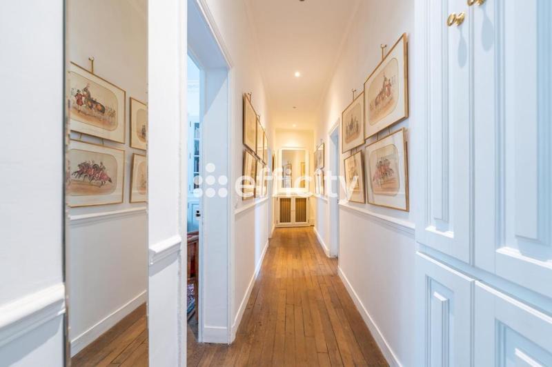 Appartement bourgeois - 82 m² - 4 pièces