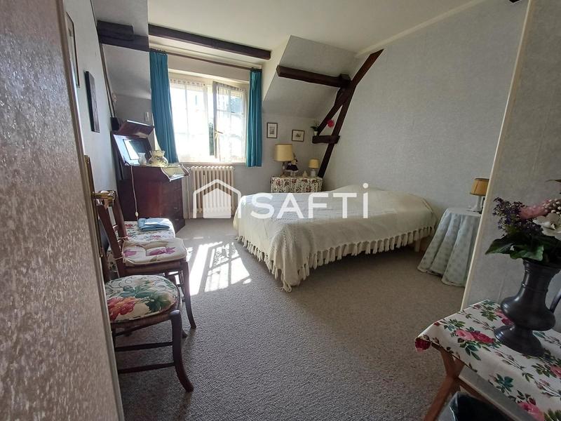 Maison - 213 m² - 8 pièces