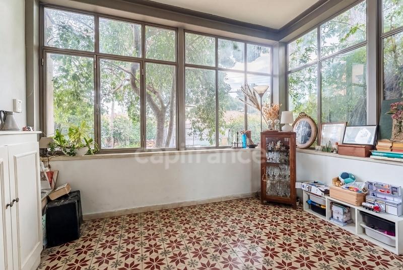 Maison - 225 m² - 7 pièces