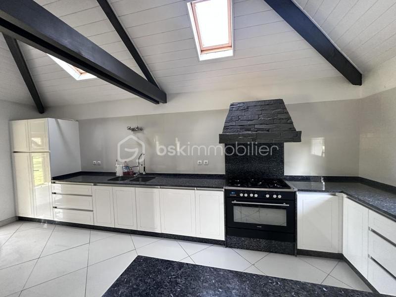 Propriété - 107 m² - 6 pièces