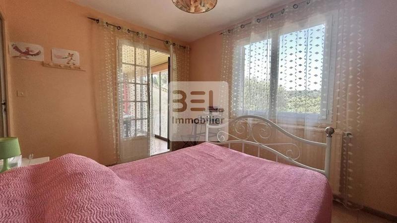 Villa - 100 m² - 5 pièces