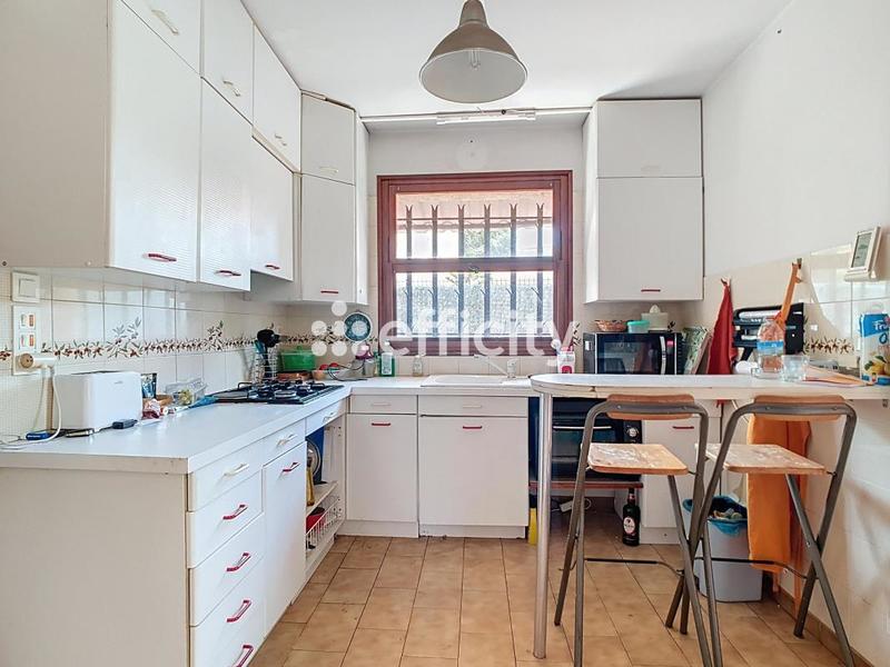 Maison - 186 m² - 8 pièces