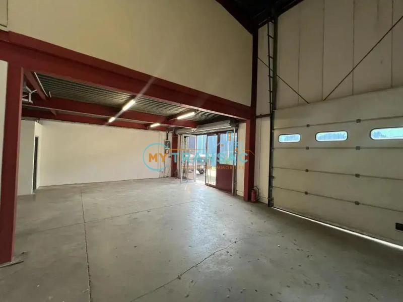 Local d'activités - 245 m²