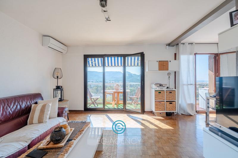 Appartement - 65 m² - 4 pièces