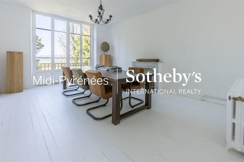 Maison de maîtres - 430 m² - 8 pièces