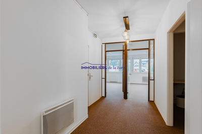 Local commercial - 123 m² - 5 pièces