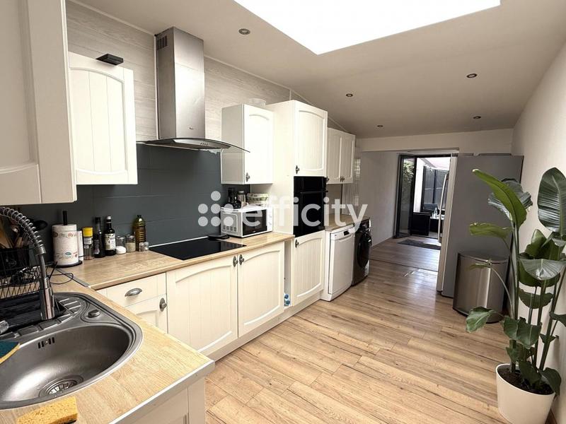 Maison - 97 m² - 4 pièces